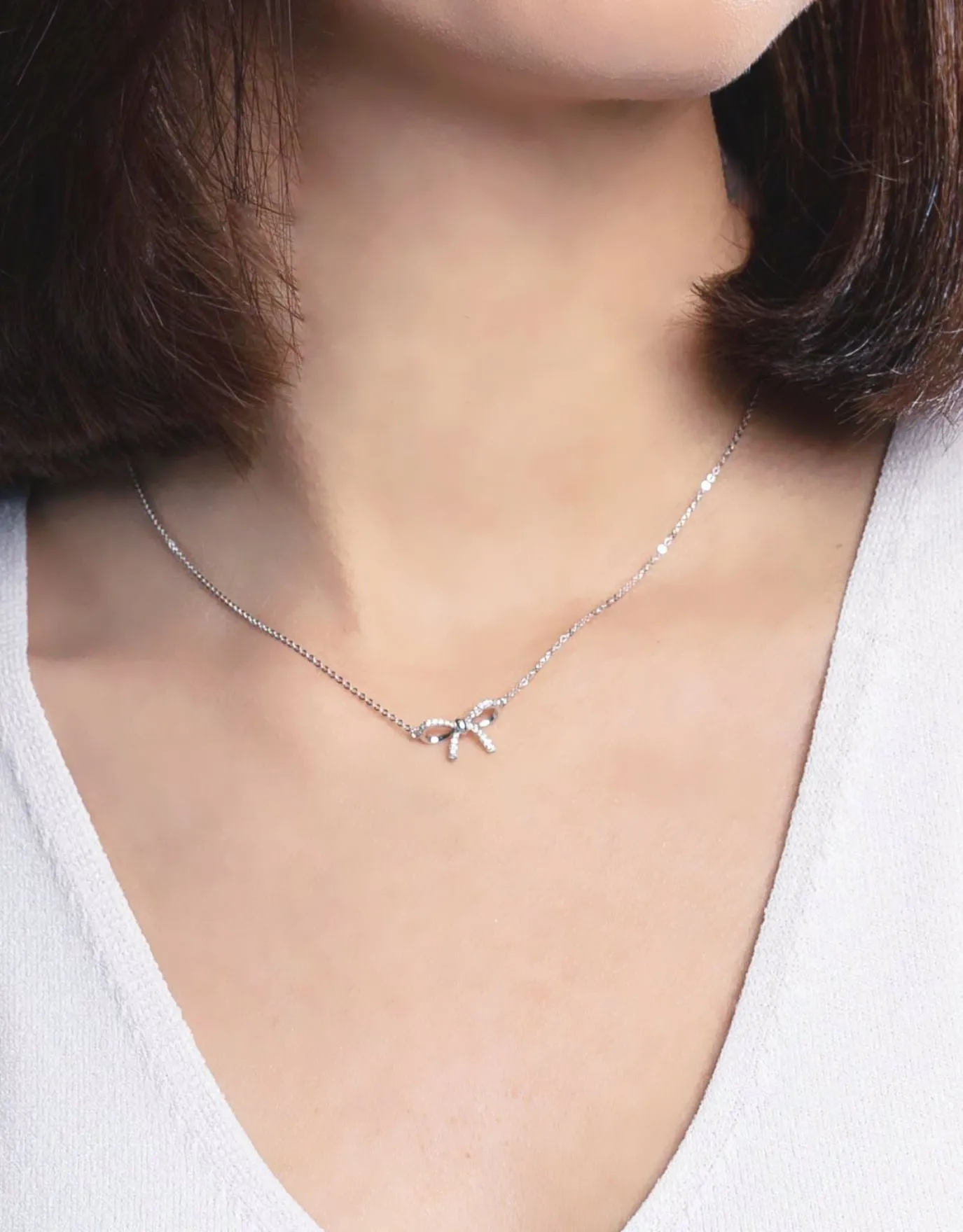 LVC Noeud Ribbon Diamond Necklace