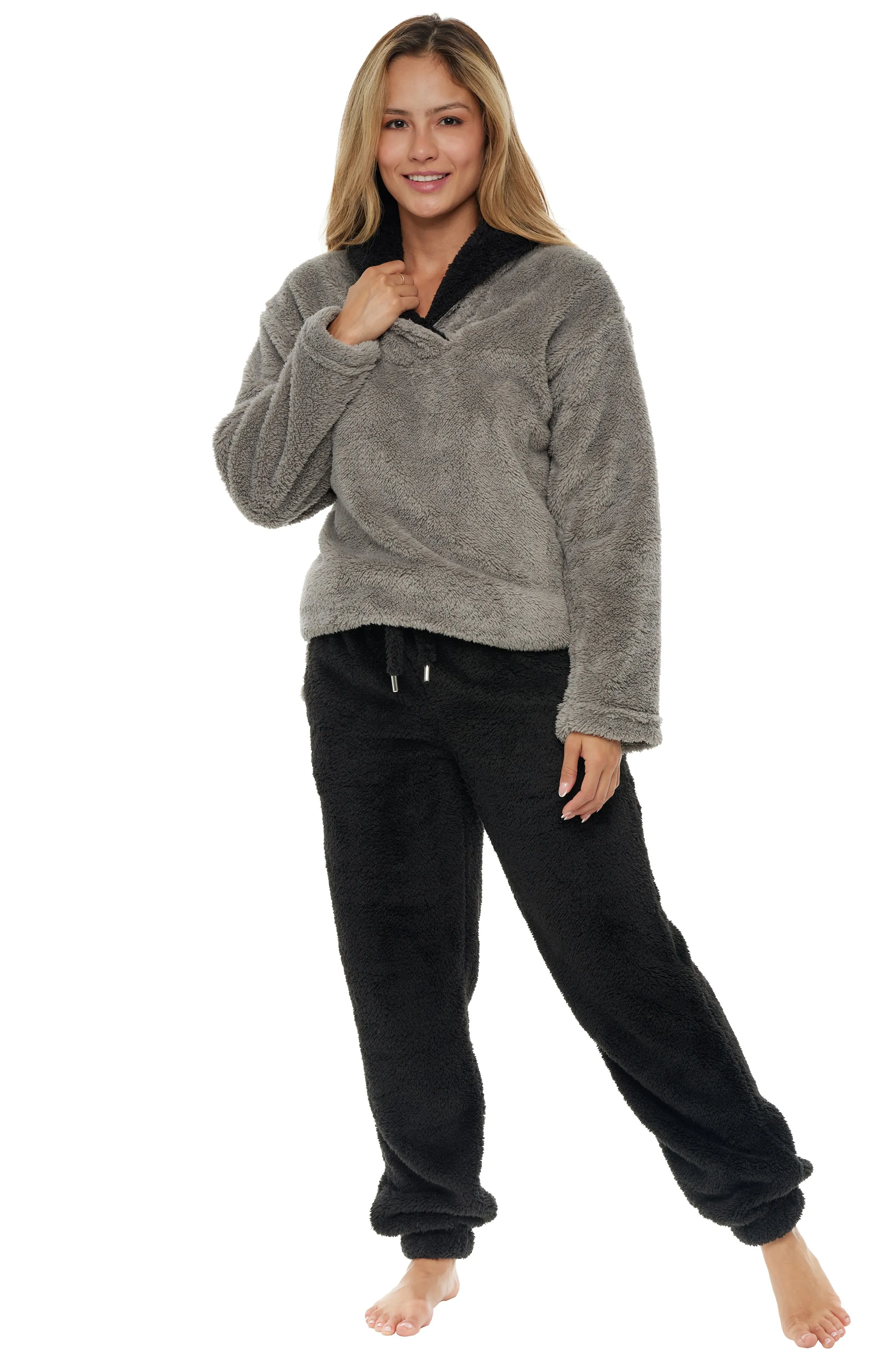 Women's Plush, Oversized Fleece Pajamas Set, Joggers with Pockets, Drawstring and Elastic Waist